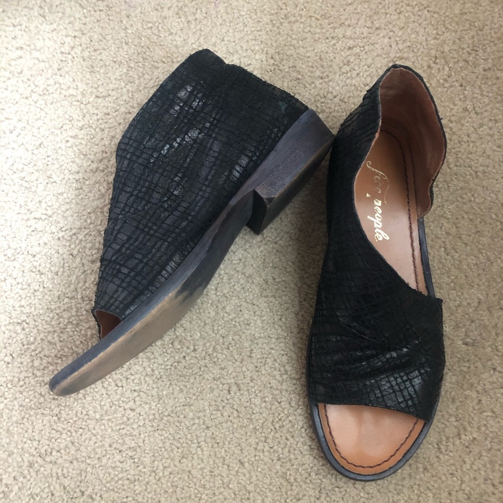 Free People Mont Blanc Textured Open Toe Flats - Picture 1 of 7